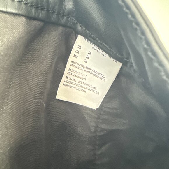 American Eagle super Stretch Faux Leather Shorts Hi-Rise Black Plus Size 16 EUC - Picture 11 of 11